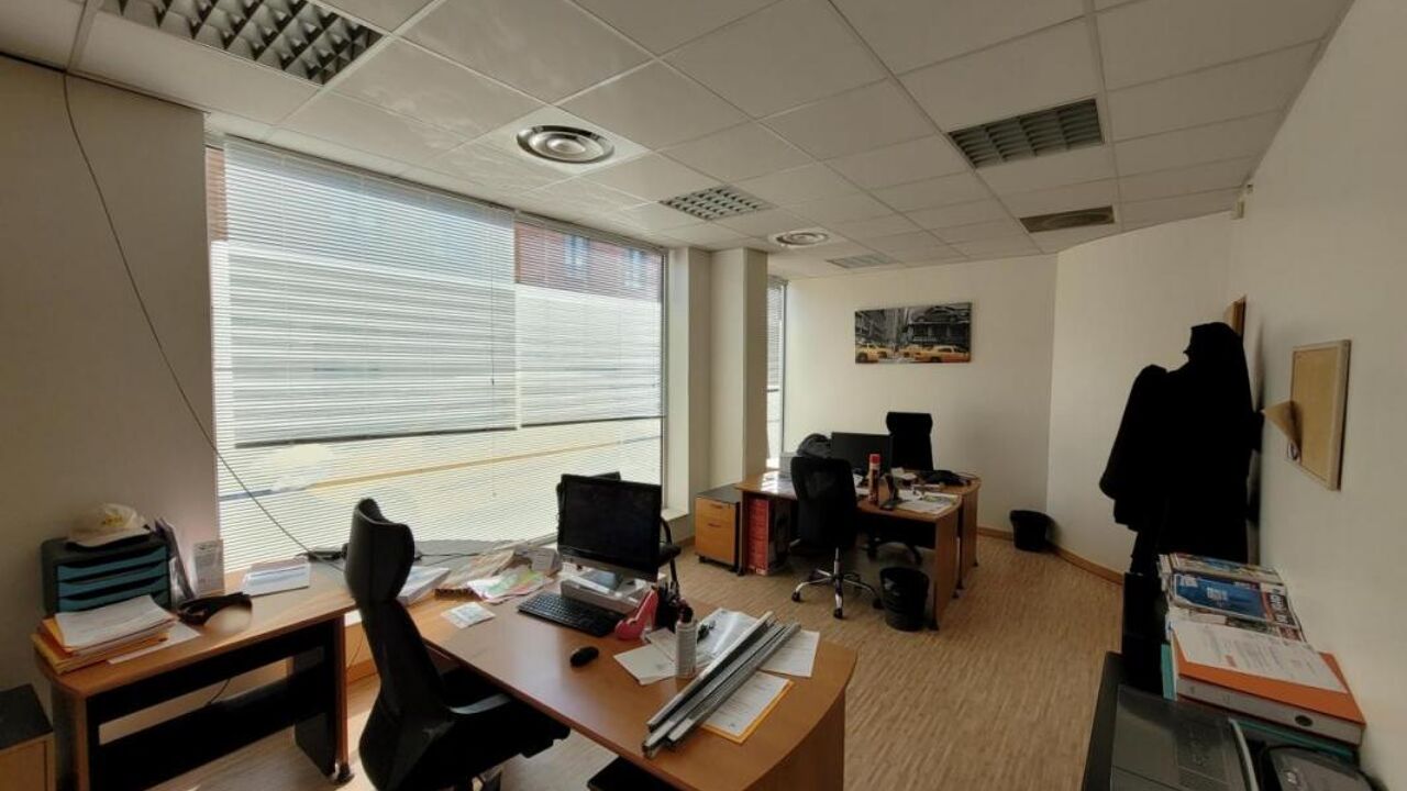 bureau  pièces 234 m2 à louer à Alfortville (94140)