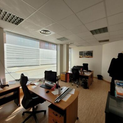 Bureau 234 m²