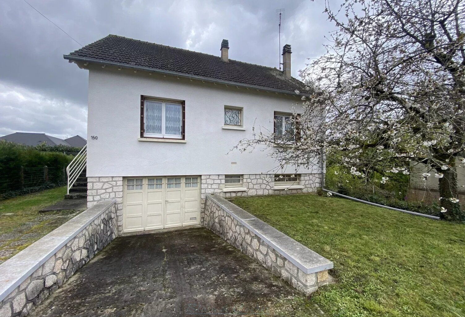 Opportunité à saisir : Maison à Amilly, proche de toutes commodités — photo 1