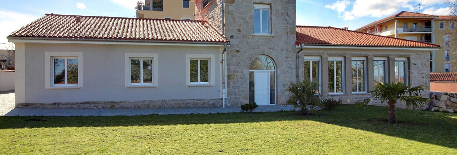 Maison 9 Pièces 217 m² à vendre à Montbrison (42600)