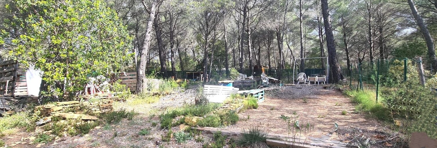 Terrain  690 m² à vendre à Le Beausset (83330)