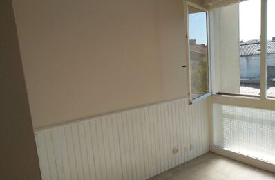 location appartement 450 € CC /mois à proximité de Saint-Médard-d'Eyrans (33650)