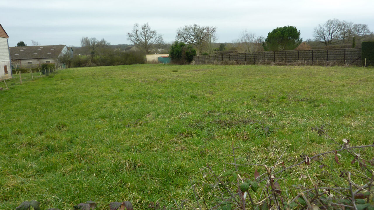 terrain  pièces 1993 m2 à vendre à Lathus-Saint-Rémy (86390)