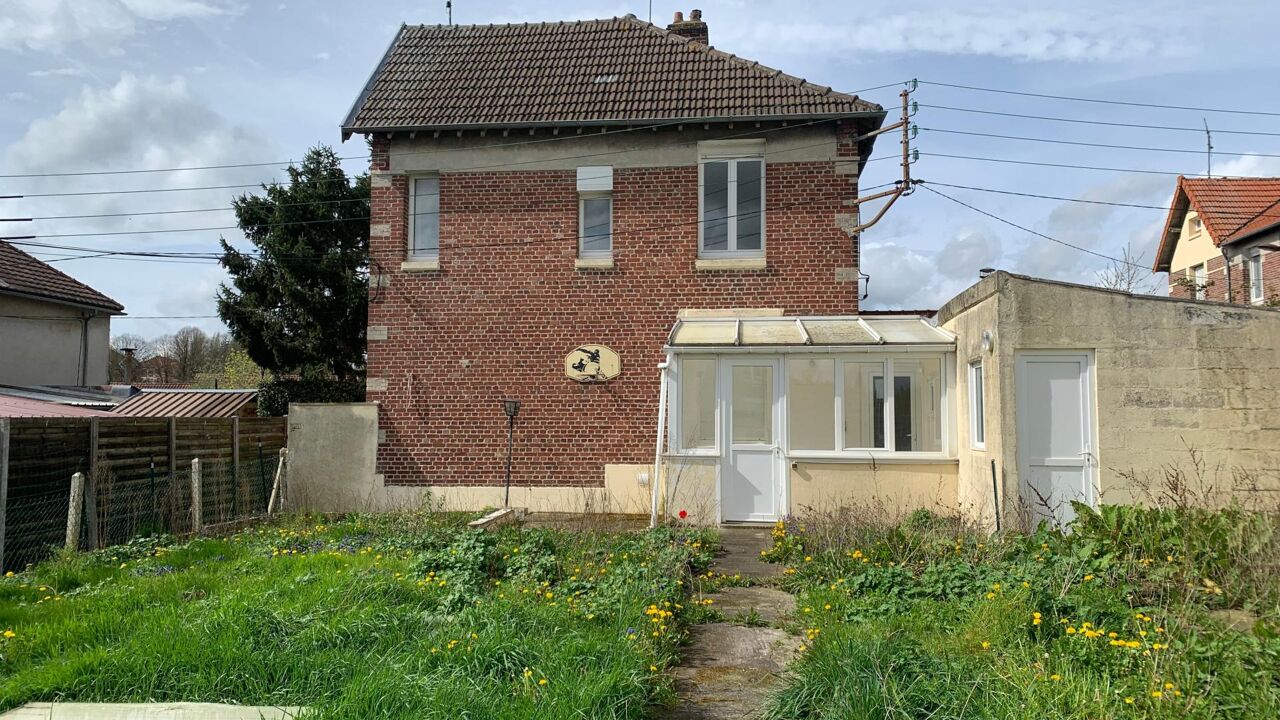 maison 5 pièces 92 m2 à vendre à Saint-Quentin (02100)