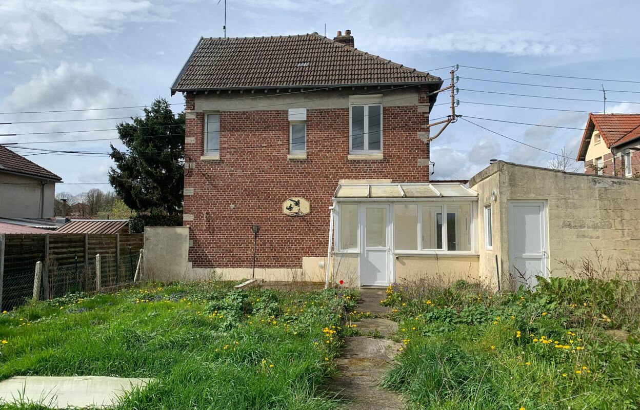 maison 5 pièces 92 m2 à vendre à Saint-Quentin (02100)