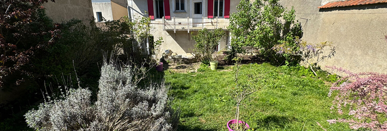 Maison 8 Pièces 220 m² à vendre à Bourges (18000)