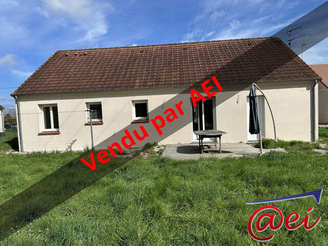 Maison de plain-pied récente T4 sur 800 m² de terrain — photo du bien