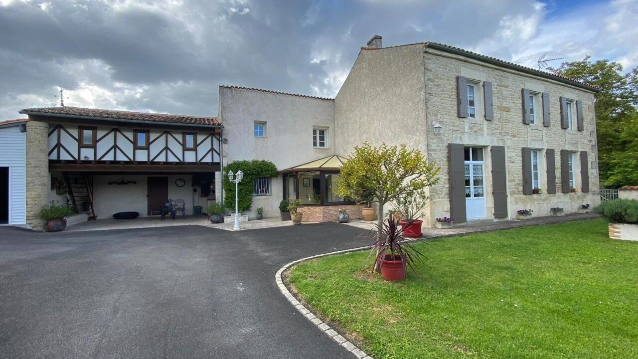 maison 6 pièces 195 m2 à vendre à Saint-Pardoult (17400)