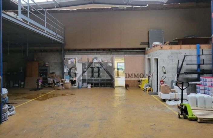 Local d'activité de 830 m² à vendre à SAINT OUEN L'AUMONE — photo 3