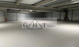 Local industriel  3000 m² à louer à Créteil (94000)