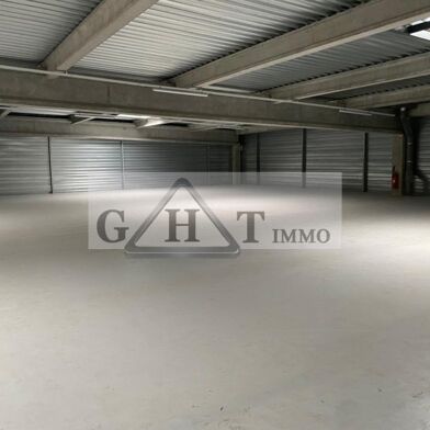 Local industriel 3000 m²