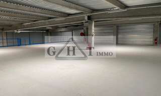 Local industriel  3000 m² à louer à Créteil (94000)