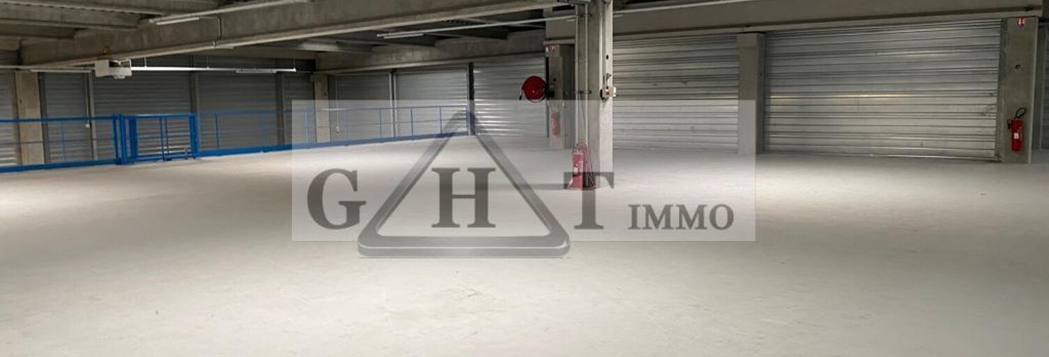 Local industriel  3000 m² à louer à Créteil (94000)