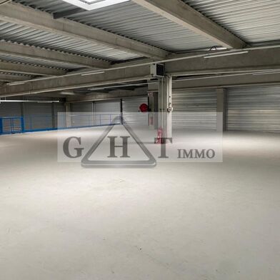 Local industriel  29001 €