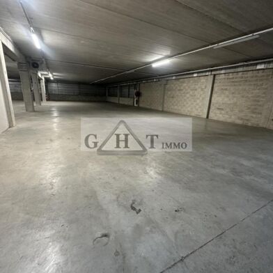 Local industriel  29001 €