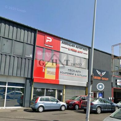 Local industriel  9750 €