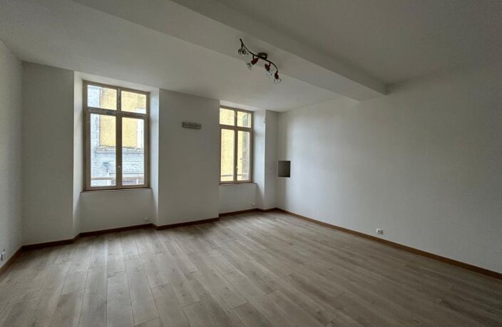 Bien Commercial + Appartement À Louer — photo 4