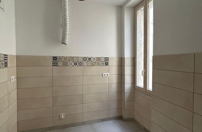 Bien Commercial + Appartement À Louer — photo 5
