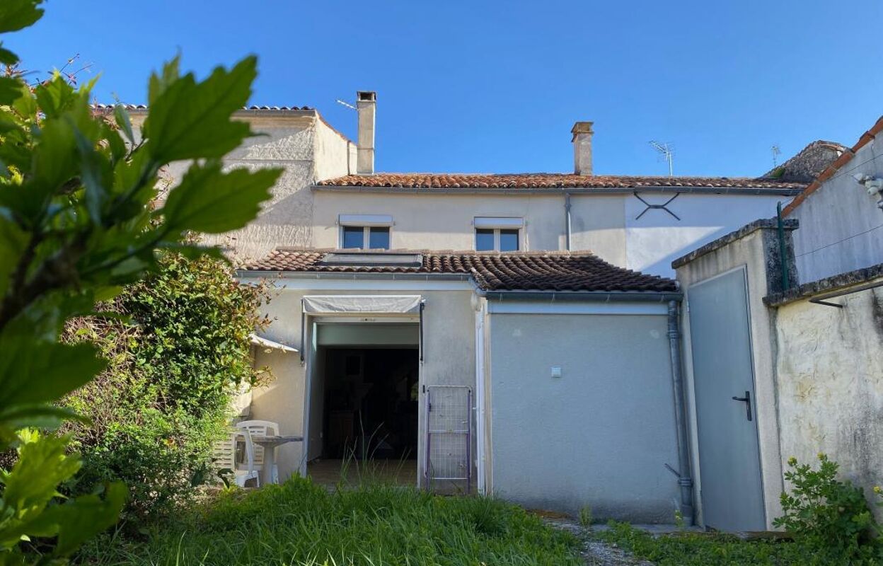 maison 3 pièces 112 m2 à vendre à Saintes (17100)