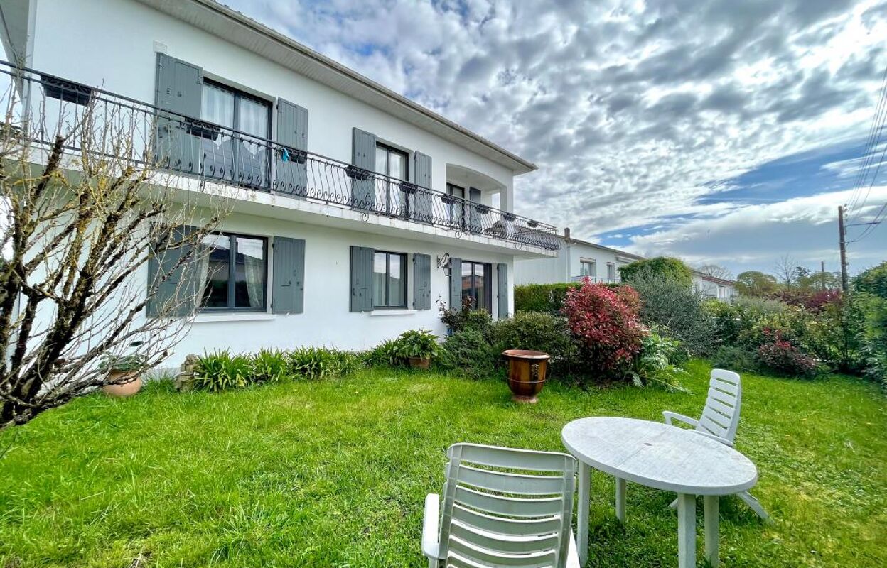 maison 6 pièces 171 m2 à vendre à Saintes (17100)