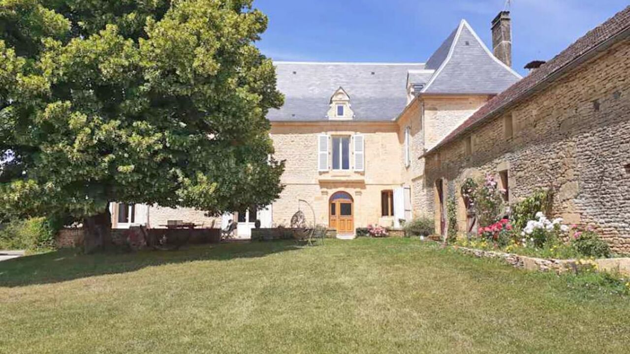 maison 12 pièces 321 m2 à vendre à Saint-Geniès (24590)