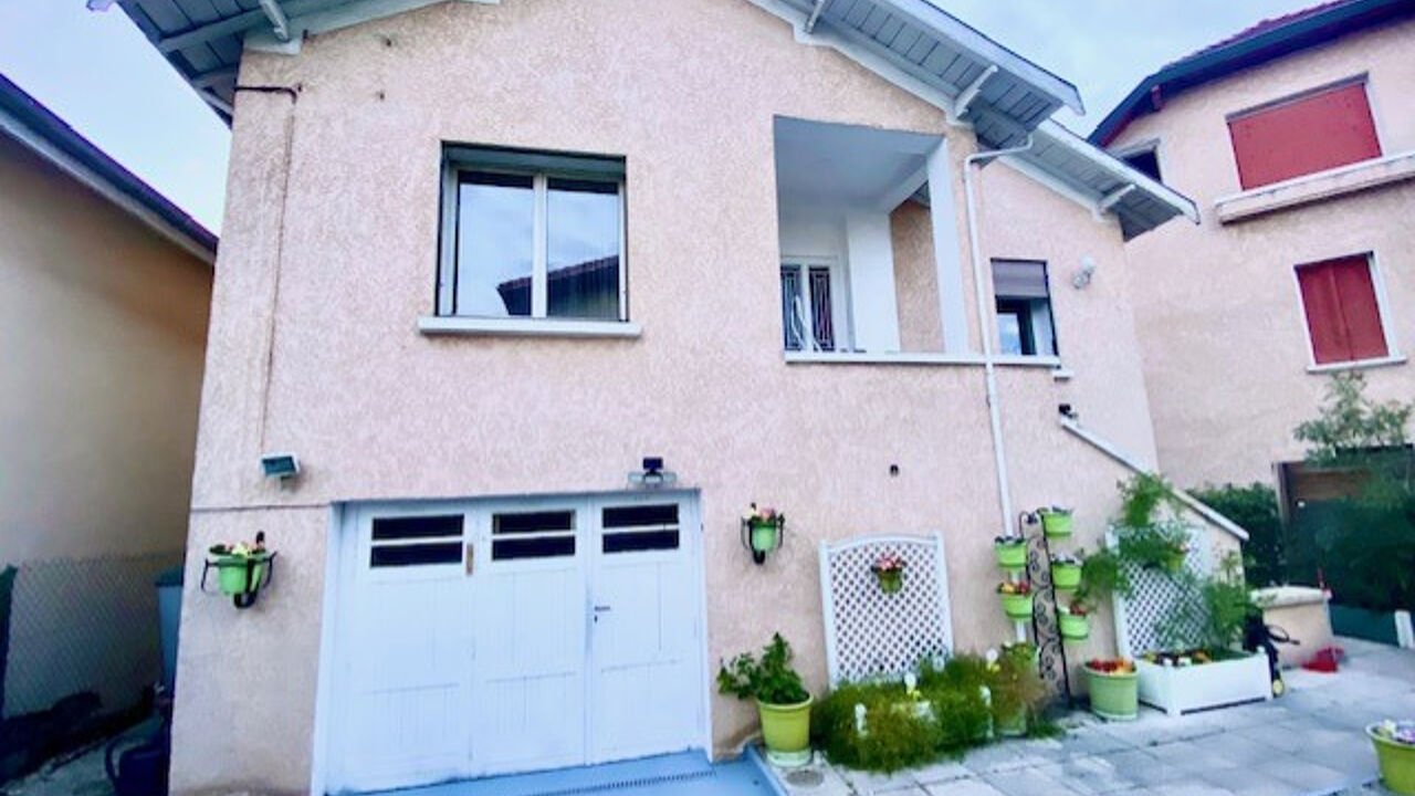 maison 6 pièces 127 m2 à vendre à Vénissieux (69200)