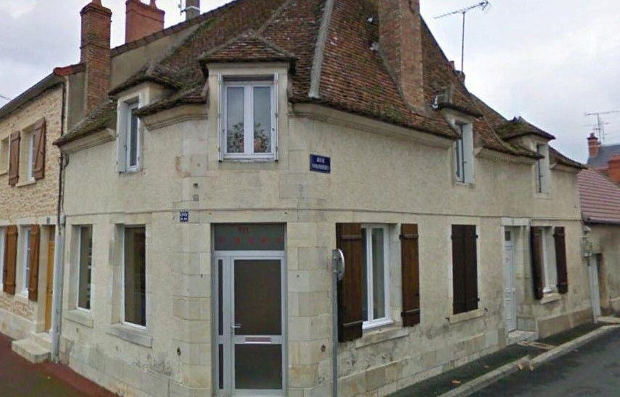 immeuble  pièces 180 m2 à vendre à Saint-Amand-Montrond (18200)