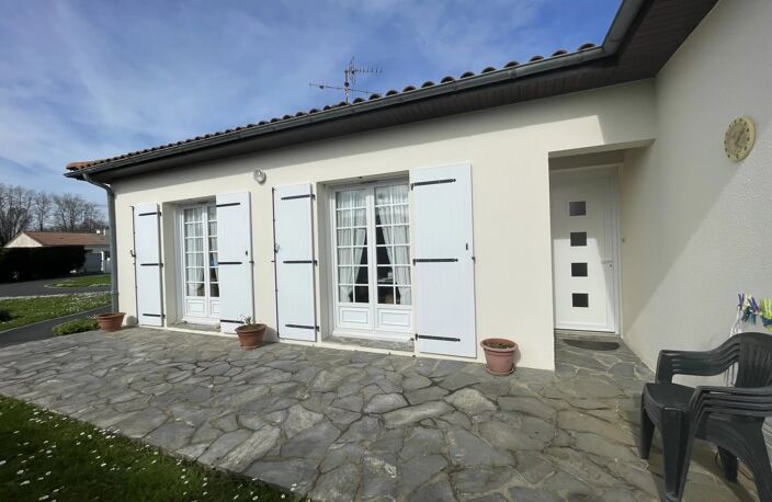 Maison de plain-pied à AIGREFEUILLE D'AUNIS — photo 3