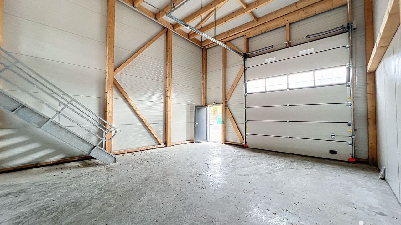 commerce  pièces 140 m2 à louer à Chalifert (77144)