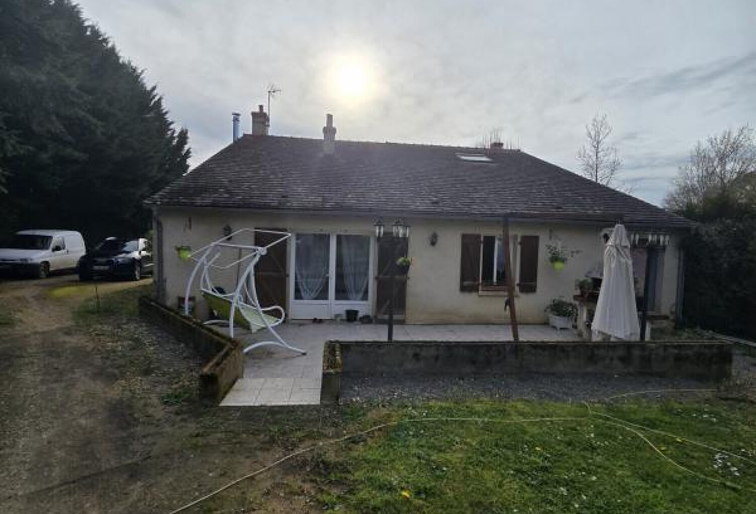 THAUMIERS : Maison T4 édifiée sur 3181 m2 clôturé et arboré — photo 1