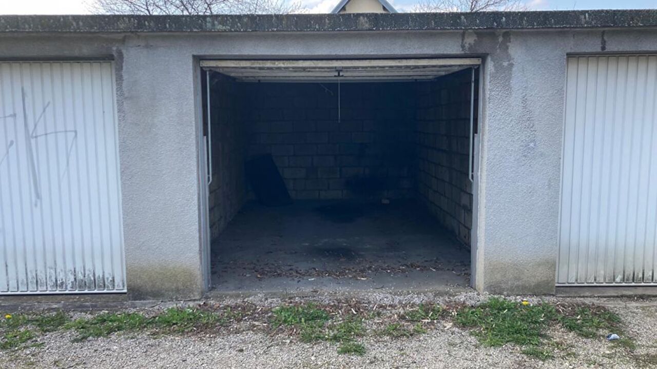 garage  pièces 17 m2 à vendre à Besançon (25000)