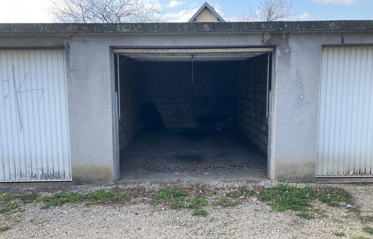 garage  pièces 17 m2 à vendre à Besançon (25000)