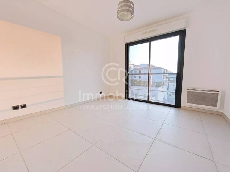 DERNIER ETAGE T3 70 M² - RESIDENCE 2013 - PLAGES 300M — photo 1