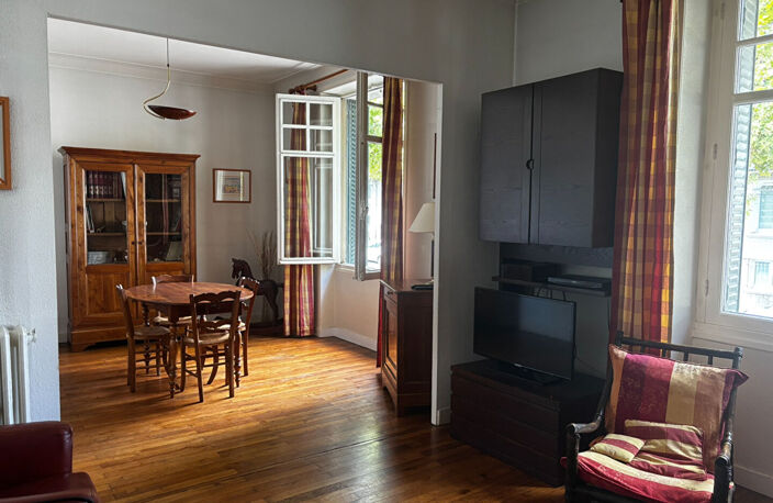 MAISON 7 PIECES ROND-POINT DE PARIS - BD DES POILUS — photo 3