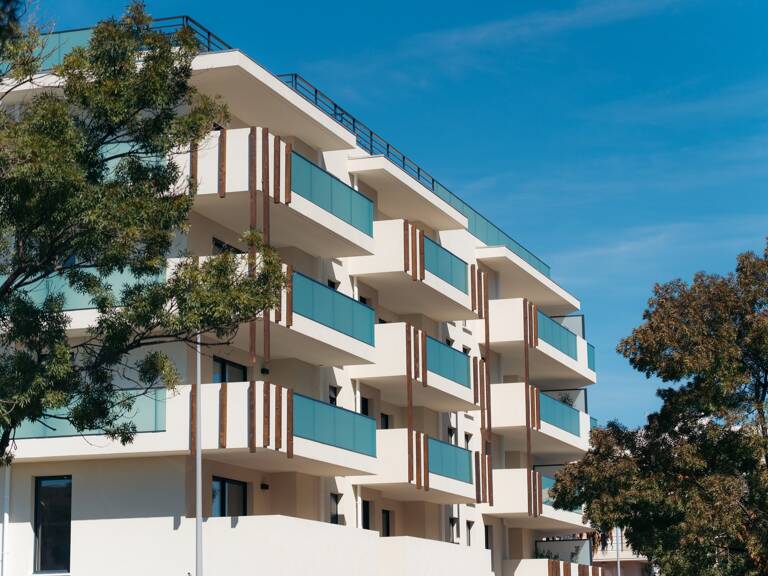 
        Appartement

        (3 à 4 pièces)

        (84 à 102 m²)
       — photo 1