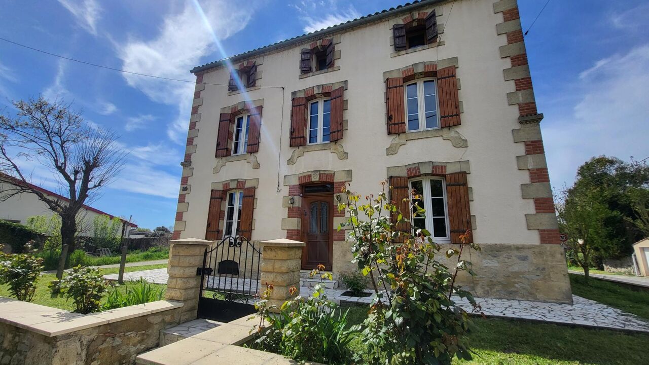 maison 5 pièces 142 m2 à vendre à Le Puy (33580)