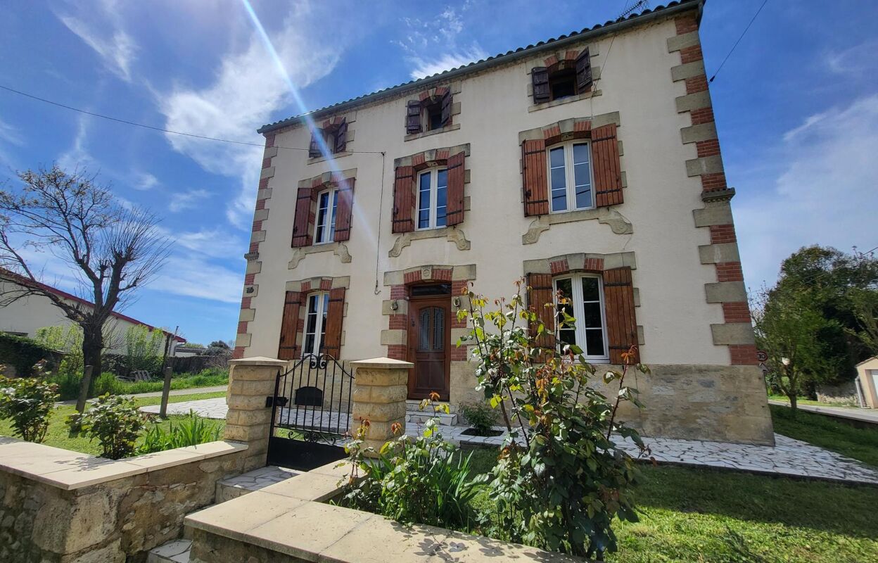 maison 5 pièces 142 m2 à vendre à Le Puy (33580)