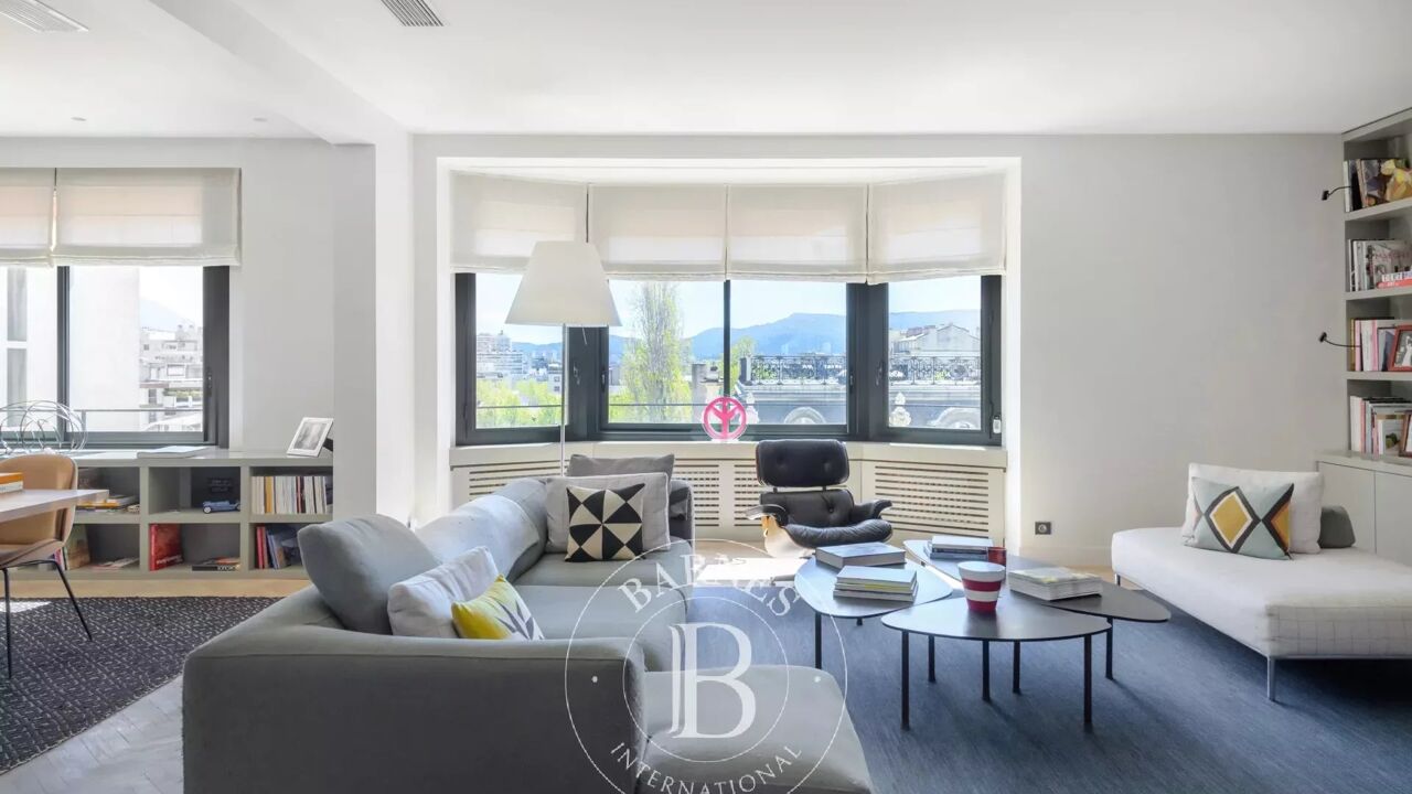 appartement 5 pièces 216 m2 à vendre à Marseille 8 (13008)