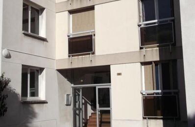 location appartement 430 € CC /mois à proximité de Les Martres-d'Artière (63430)