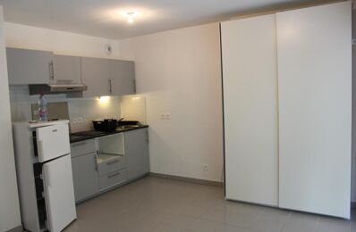 location appartement 420 € CC /mois à proximité de Uchaud (30620)