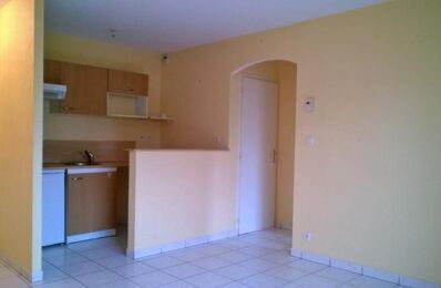 location appartement 455 € CC /mois à proximité de Courçon (17170)