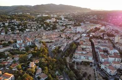 Commerce  254400 €