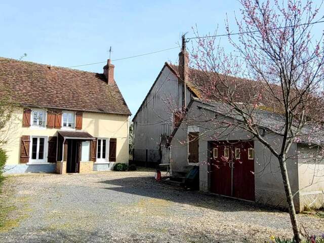 Maison semi-mitoyenne avec jardin et dépendance à 5 minutes de La Charité-sur-Loire — photo du bien