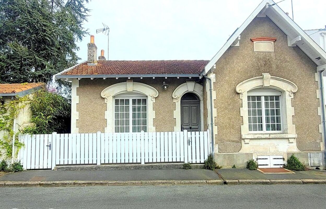 maison 8 pièces 134 m2 à vendre à La Rochelle (17000)