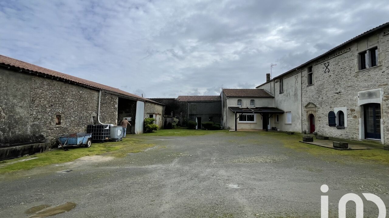 maison 9 pièces 205 m2 à vendre à Chantonnay (85110)