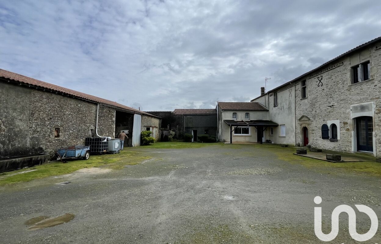 maison 9 pièces 205 m2 à vendre à Chantonnay (85110)