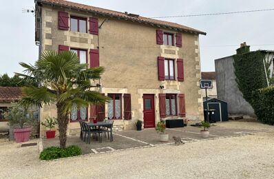 vente maison 194 000 € à proximité de Lussac-les-Châteaux (86320)