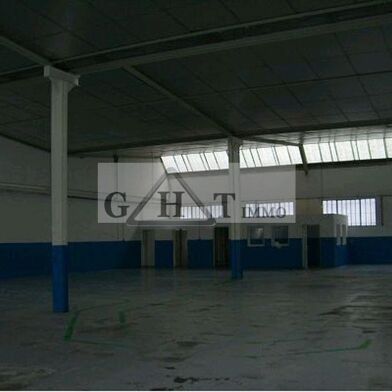 Local industriel 1385 m²