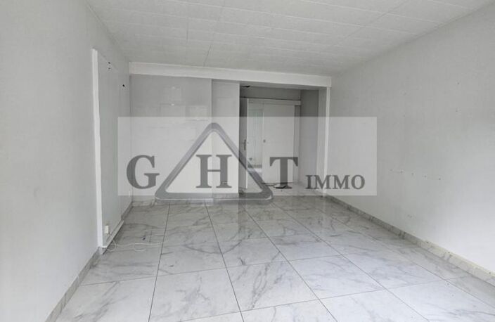 LOCAL COMMERCIAL A VENDRE 34 M²  LOUE — photo 3