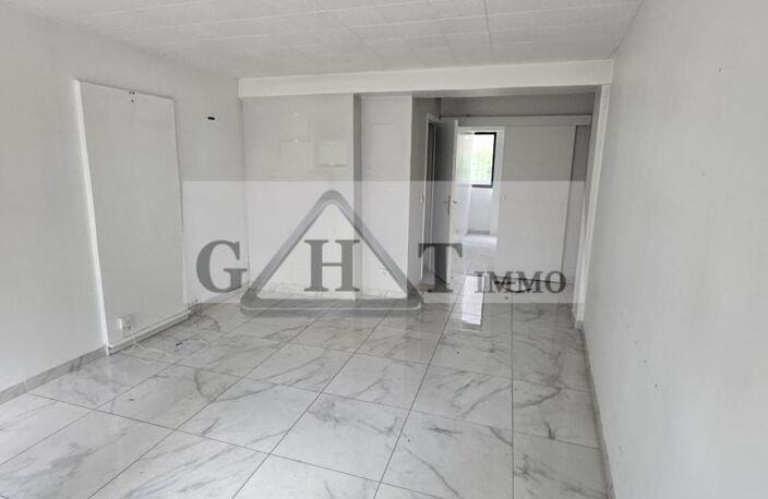 LOCAL COMMERCIAL A VENDRE 34 M²  LOUE — photo 4